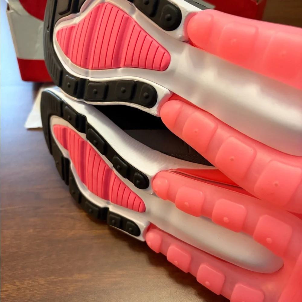 Nike Air Max 270 Big Kids' Shoes size 6y